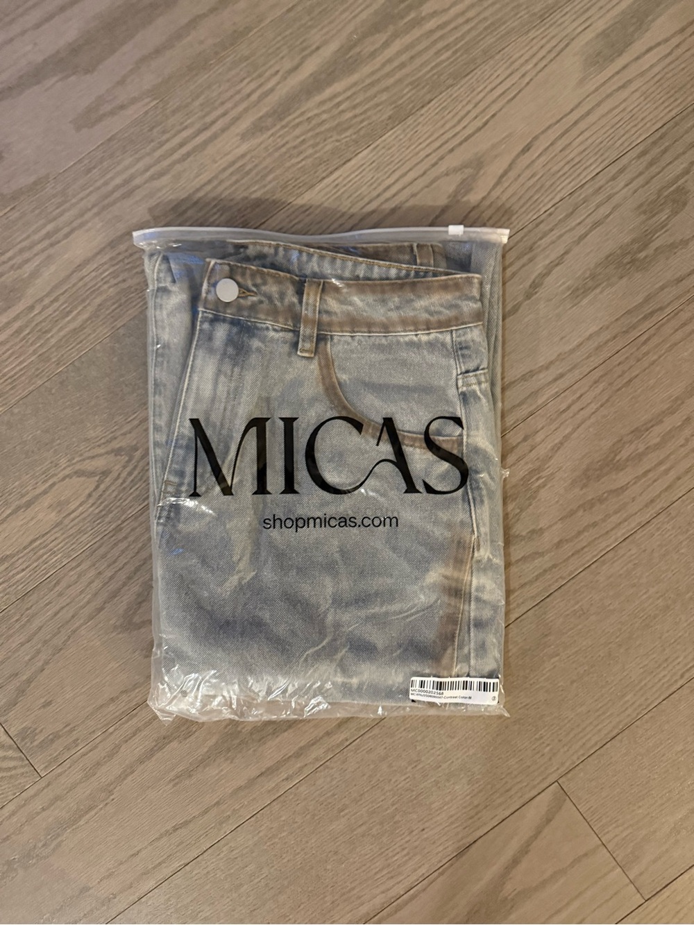Jeans - Picture 2 of 3